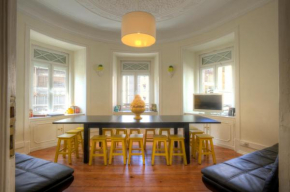 Гостиница Angola Apartment - 8Bedrooms  Лиссабон